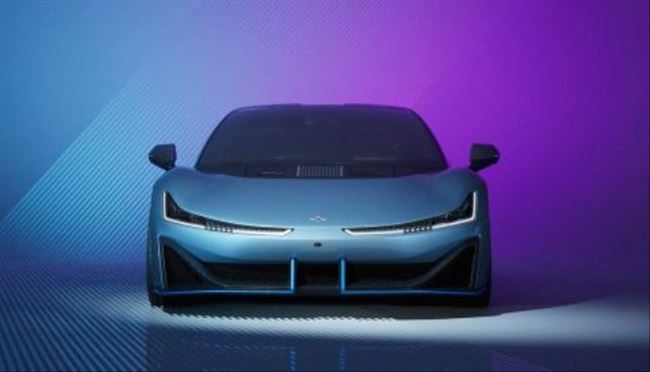 «بيرتون» تكشف عن سيارة بقوة 1100 حصان تعمل ببنزين مصنع من البلاستيك المعاد تدويره