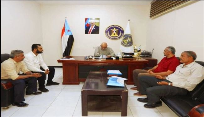 القائم بمهام رئيس تنفيذية انتقالي العاصمة عدن يبحث مع الحريبي سُبل تفعيل الأنشطة المدرسية