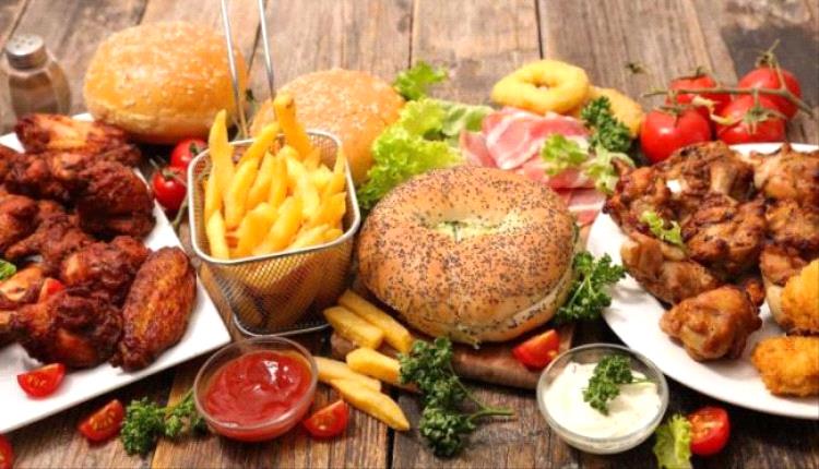 قائمة بالأطعمة التي تستنزف الطاقة