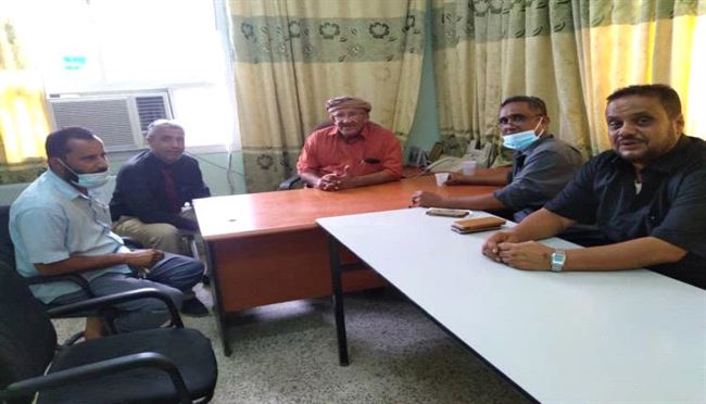 مدير عام لودر يشيد بجهود مكتب الصحة العامة وإدارة مستشفى الشهيد محنف
