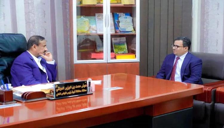 المحافظ بن الوزير يشيد بإنجازات المهندس بادخن الفائز بجائزة أبطال الأرض
