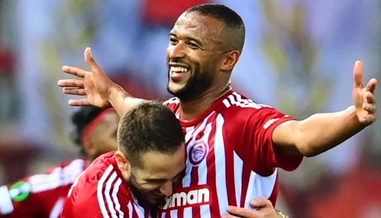 أولمبياكوس اليوناني يتوج بدوري المؤتمر الأوروبي لكرة القدم للمرة الأولى في تاريخه 