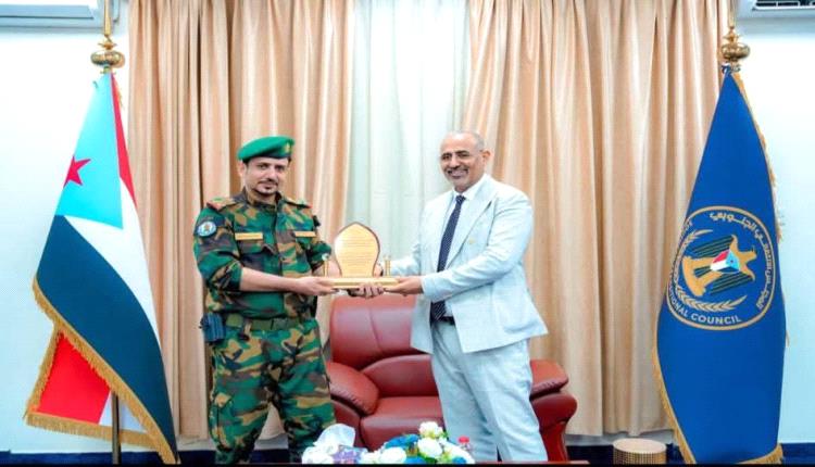 في زمن الشدائد تظهر معادن الرجال الأصيلة.. القائد حسين السعيدي أنموذجاً يُحتذى!