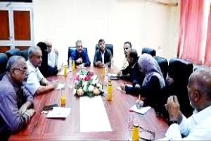 اجتماع مشترك بعدن يناقش تنسيق الجهود المشتركة لضبط الاسعار  