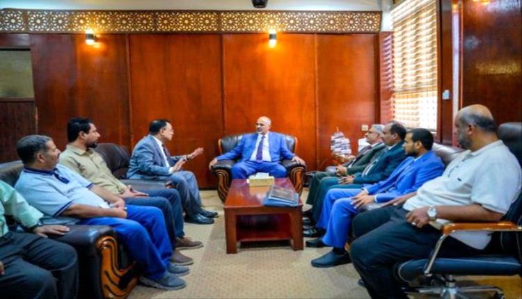 الرئيس الزُبيدي يتفقد وزارة الزراعة ويطلع على مشاريعها