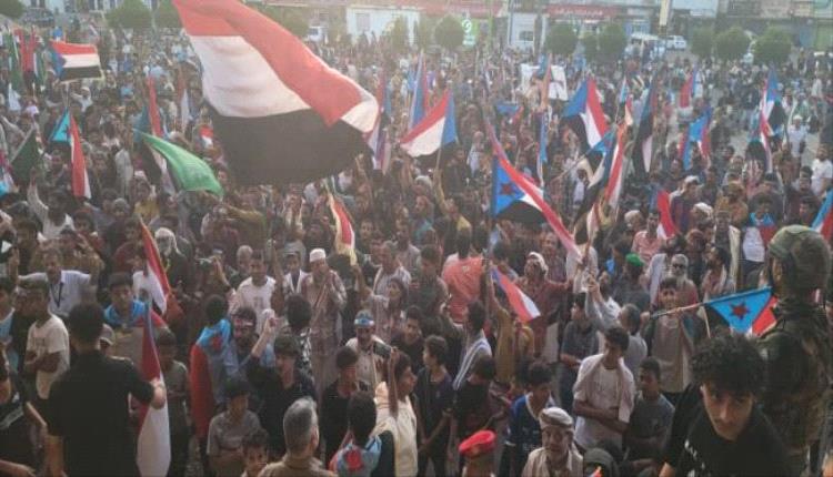 في اليوم العاشر للاعتصام المفتوح..
ساحة خور مكسر تستقبل وفودًا جماهيرية من الضالع والمعلا