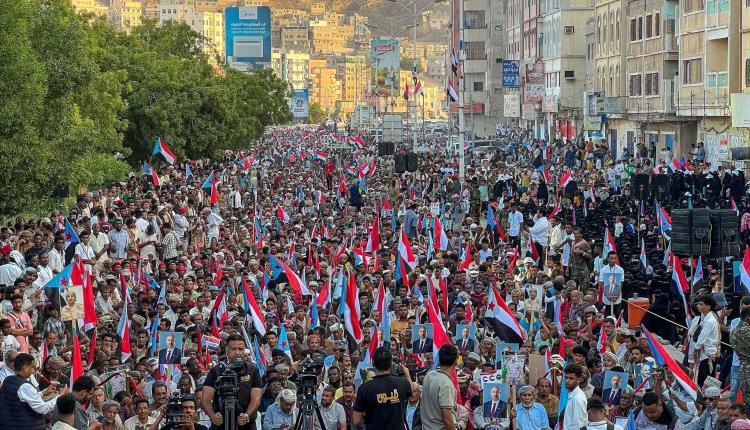مدينة المكلا بحضرموت تشهد مليونية "القرار قرارنا" لاعلان دولة الجنوب العربي"بيان"