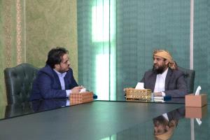 عضو مجلس القيادة المحرّمي يرأس اجتماعاً بوزير الكهرباء والطاقة