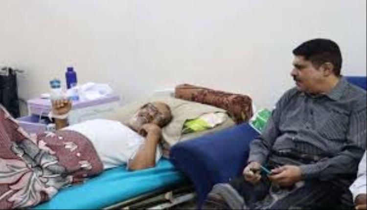 رئيس انتقالي حضرموت يطمئن على صحة المناضل أحمد العساني ويشيد بمواقفه النضالية