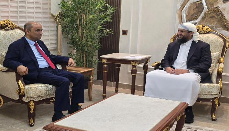 المحرّمي يبحث مع رئيس الوزراء الأوضاع الاقتصادية وتحسين الخدمات