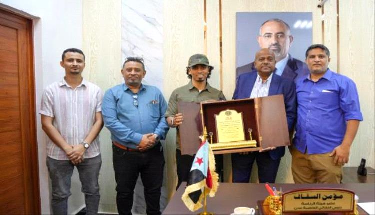 السقاف يكرم الخليفي بعد فوزه برئاسة الاتحاد العربي للرياضات المائية