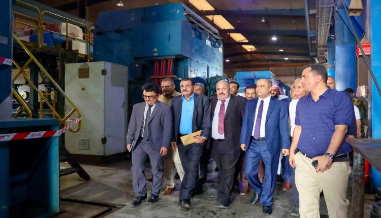رئيس الوزراء يزور عدد من محطات الكهرباء في عدن ويوجه بتنفيذ إجراءات لرفع القدرات التوليدية