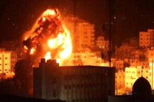 إسرائيليون عالقون تحت الأنقاض جراء القصف الإيراني
