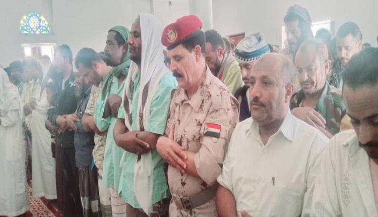 تشييع الشهيد البطل محمد صالح علي أحمد البيدحي.. عهدٌ بالنضال واستمرار المعركة ضد الإرهاب .