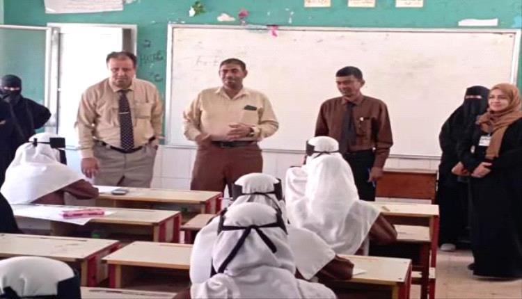 انتقالي العاصمة عدن يتفقد سير اختبارات الثانوية العامة في مديرية المعلا
