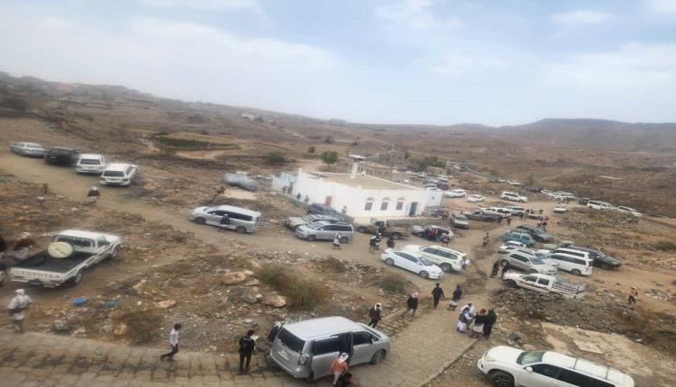 منطقة الدرب بمديرية الحد بيافع تشهد مراسم (لقاء ) قبلي بعد نسب الاسبوع الماضي بين قبيلتي ال حمادي وال جوهر 