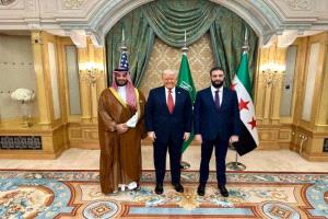 رفع العقوبات الأمريكية على سوريا بطلب سعودي ولقاء يجمع ترامب والشرع وبن سلمان