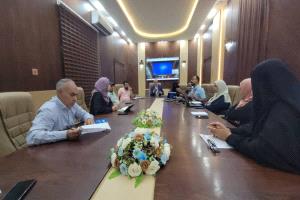 الوكيل الشبحي يناقش مع لجنة إعداد دليل الخدمات الصحية للشباب اليافعين