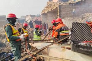 باكستان.. ضحايا ودمار هائل إثر انفجار بمصنع كيميائي..