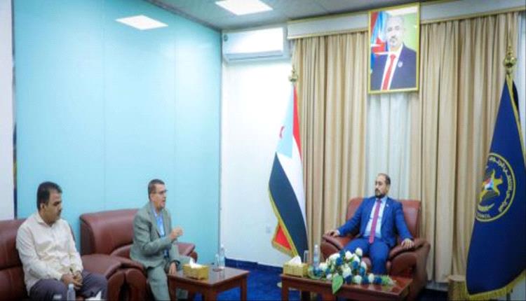 أمين الانتقالي يبحث التحديات الراهنة بالقطاع الصناعي