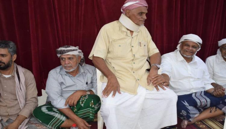 وفد الهيئة الحضرمية لإصلاح ذات البين يقدم واجب العزاء لأسرة آل العوبثاني في وفاة ابنهم الشاب عوض 