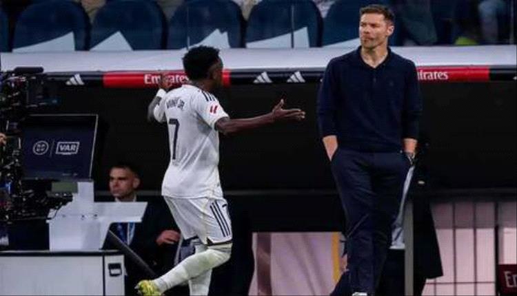 تشابي ألونسو يحسم الجدل ويغلق ملف فينيسيوس جونيور