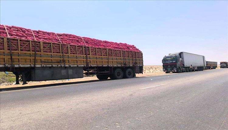 مسلحون قبليون يحتجزون شاحنات بشرق حضرموت