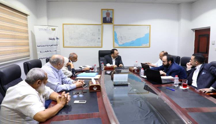 وزير الكهرباء يبحث مع شركة مصرية إعداد دراسات فنية لإعادة تأهيل محطات الكهرباء