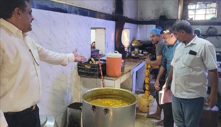 مدير عام المنصورة يؤكد استمرار ضبط المطاعم والبوفيهات المخالفة لضمان سلامة الأغذية