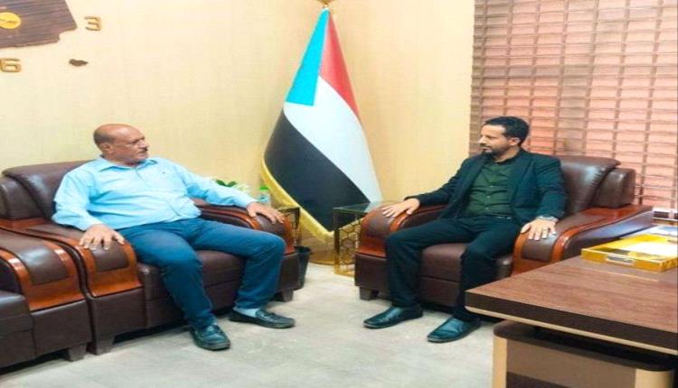 هرهرة يتفقد خارجية الانتقالي لتعزيز مستوى التنسيق