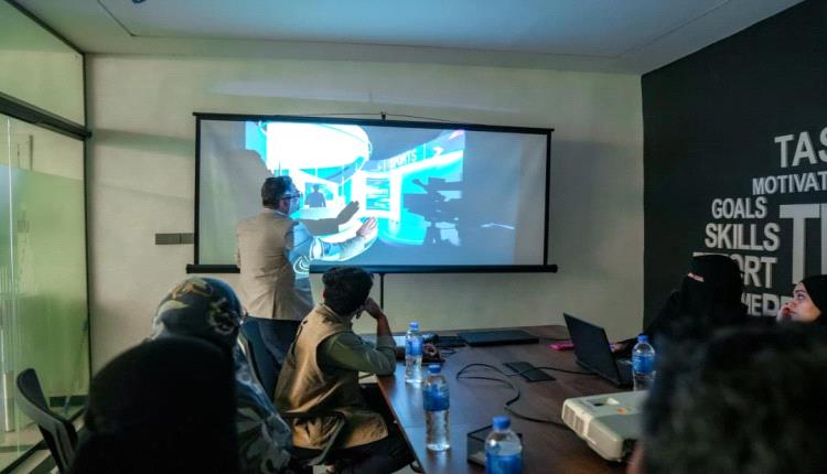 نائب وزير الإعلام يطّلع على سير العمل في تلفزيون وإذاعة عدن ويؤكد دعم إعادة تأهيل المؤسسات الإعلامية