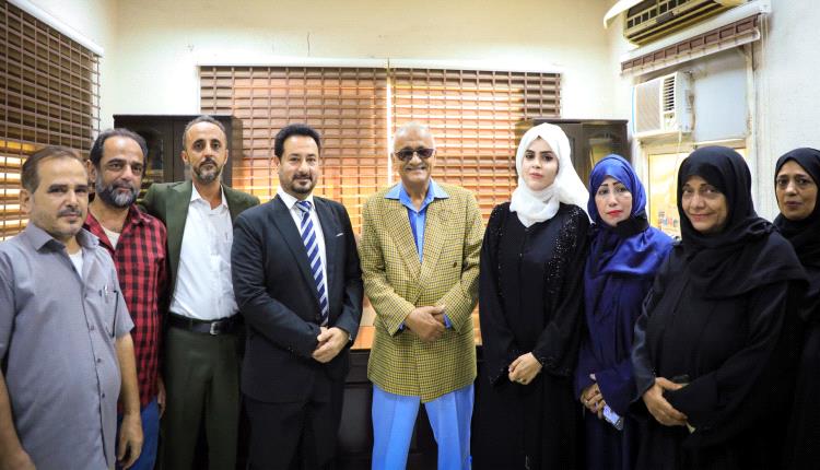 الوكيل "محمد سعيد سالم" يشرف على مراسم الاستلام والتسليم للإدارة الجديدة لمكتب الاعلام بالعاصمة عدن