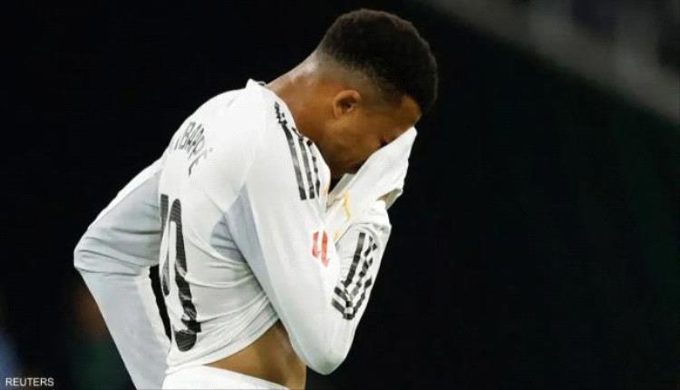 مبابي يغادر الملعب متألماً وسط قلق قبل كأس العالم