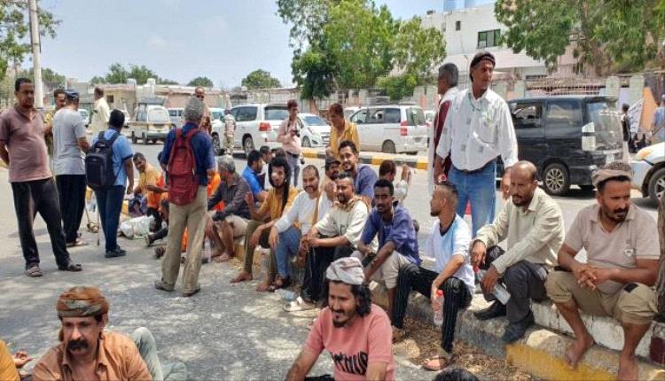 لجنة اعتصام جرحى وأسر الشهداء في (عدن، أبين، لحج، الضالع)تعلن تصعيدًا مفتوحًا أمام قصر معاشيق