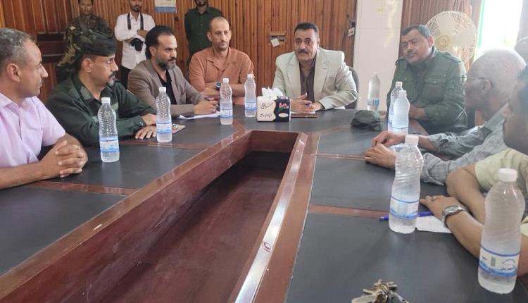 خلال ترؤسه أول اجتماع للمكتب التنفيذي بالمديرية..
الداؤودي" يحث مدراء المكاتب على مضاعفة الجهود لتحسين مستوى الخدمات المقدمة لمواطني البريقة