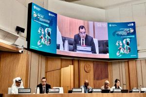 الوزير السقطري يشارك في المائدة المستديرة الخاصة بـ