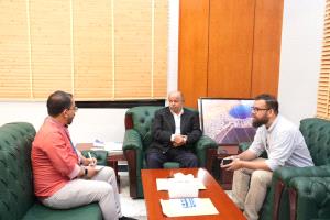 عضو مجلس القيادة الرئاسي سالم الخنبشي يشيد بجهود برنامج الأغذية العالمي