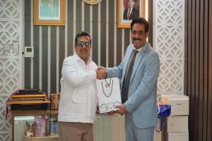 السفير بلفقيه يلتقي رئيس هيئة ضمان المنتجات الحلال ( BPJPH ) في إندونيسيا لبحث سبل تعزيز الشراكة المؤسسة بين البلدين  