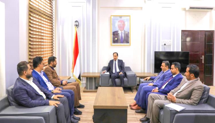 وزير الشباب يناقش مع جمعية المستشارين والمدربين اليمنيين تعزيز التعاون المشترك  