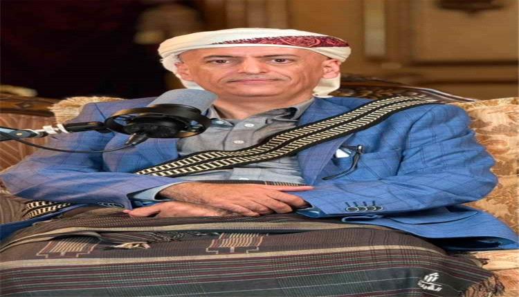 صحفي يدعو مجلس القيادة ووزارة الدفاع إلى تحريك الجبهات والرد على هجمات الحوثيين
