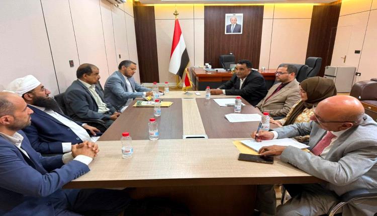 وزير الأوقاف يبحث مع وزيرة الشؤون القانونية حماية أراضي وممتلكات الأوقاف