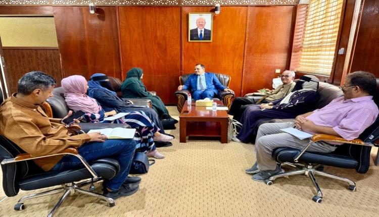 وزير الدولة لشؤون المرأة تناقش مع وزير الزراعة والثروة السمكية أهمية تمكين المرأة في القطاعين الزراعي والسمكي