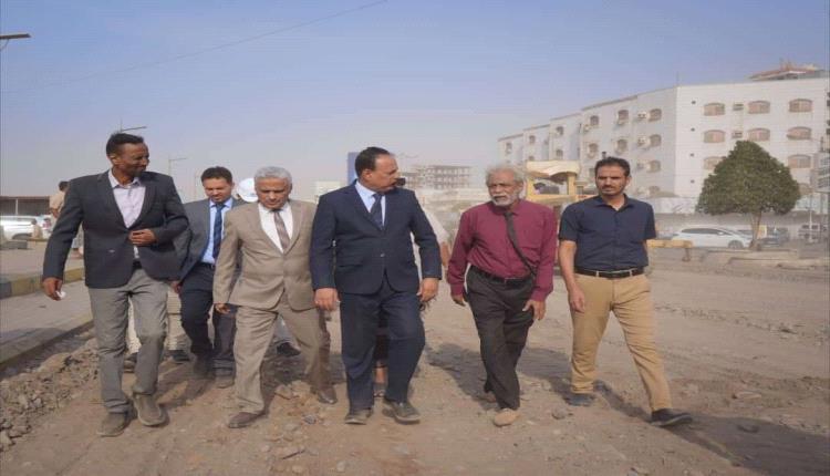 وزير الأشغال يدشن مشروع صيانة وتأهيل خط كورنيش المحافظ في المنصورة