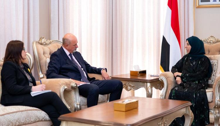 وزيرة الخارجية تبحث مع السفير الأسترالي تعزيز العلاقات ومستجدات الأوضاع في اليمن والمنطقة