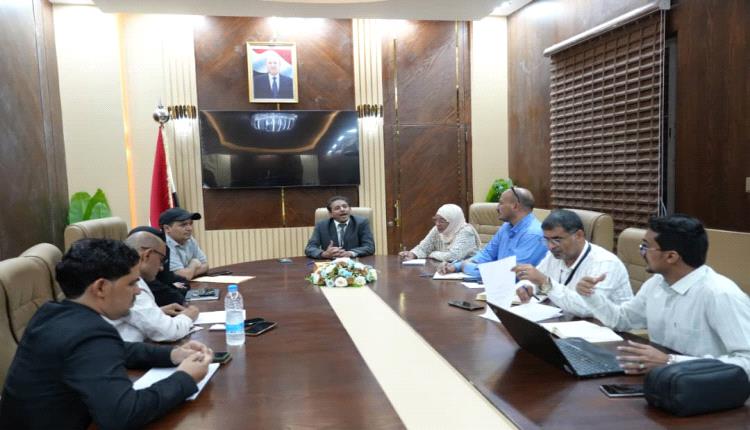 اللجنة الفنية للطوارئ بوزارة الصحة تناقش مستوى تنفيذ التكليفات وتعزز جاهزية غرف العمليات بالمحافظات