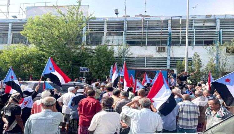 وقفة احتجاجية في صيرة للمطالبة بحلول عاجلة لأزمة المياه