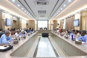 الوزير السقطري يفتتح ورشة لمناقشة المسودة الأولية لتحديث استراتيجية الزراعة والأسماك 2024-2030 