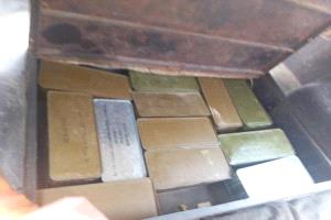 قوات الأمن الوطني بنقطة الحسيني بمحافظة لحج تضبط 24 صفيحة ذخائر مهربة