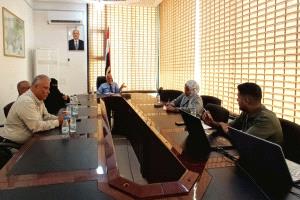 وكيل وزارة المياه والبيئة يتراس اجتماعًا لجنة تسيير مشروع التحسين الهيكلي للمياه والاصحاح البيئي في الريف اليمني في تعز والحديدة