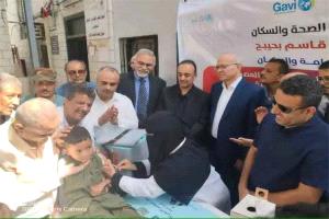 الوليدي والشعبي يدشنان حملة مصغرة للتحصين ضد مرض الحصبة في ثلاث مديريات عالية الخطورة بعدن